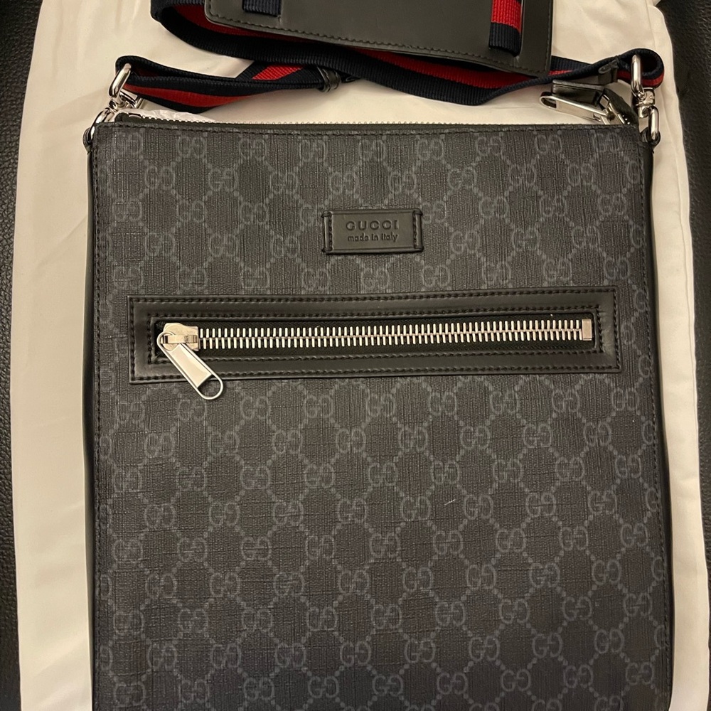 Gucci Messenger GG Supreme Black Grey - Picture 2 of 8
